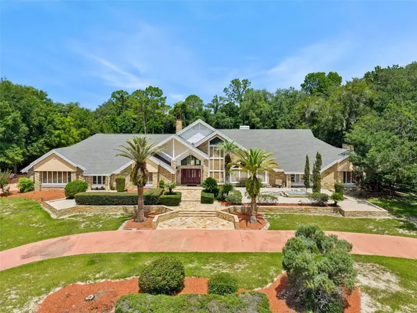 1041 Sweetwater Club Boulevard, LONGWOOD, FL 32779