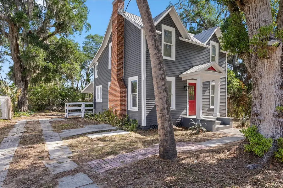 821 E Lemon Avenue, Eustis, FL 32726 - #3
