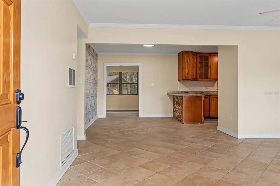 409 E Gulley Avenue, Oakland, FL 34760 - #3