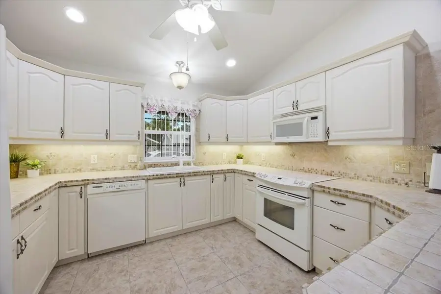 477 Sweetwater Way, Haines City, FL 33844 - #3