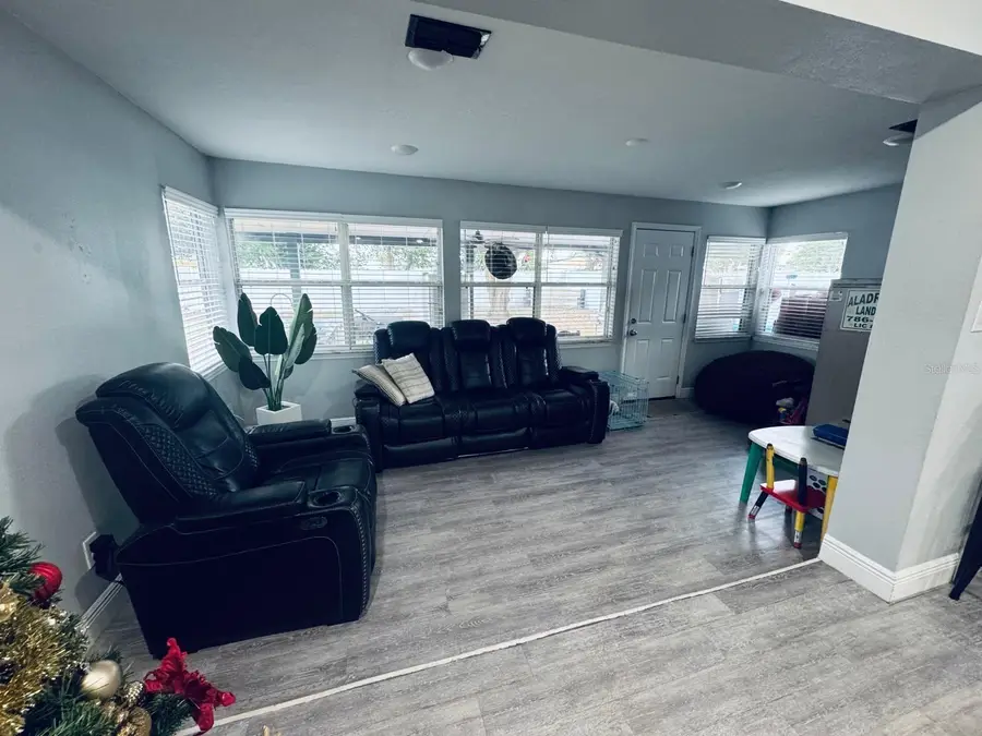 17 S Solandra Drive, Orlando, FL 32807 - #2