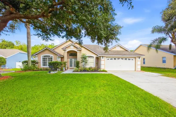 566 Montana Avenue, DAVENPORT, FL 33897