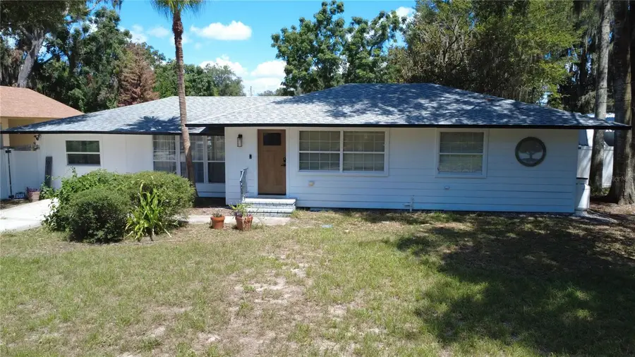 925 E 10th Avenue, Mount Dora, FL 32757 - #2