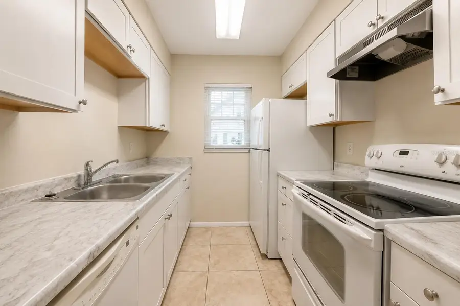 828 Sky Lake Circle #B, Orlando, FL 32809 - #3