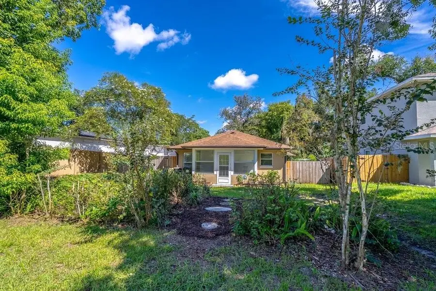 617 E 1st Street, Apopka, FL 32703 - #2