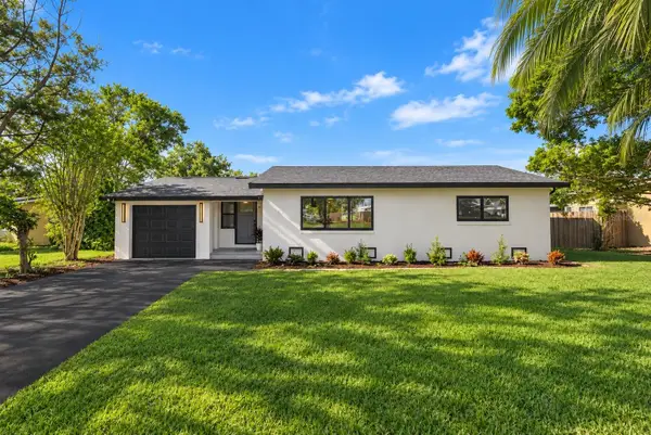 17 Poinsettia Drive, DEBARY, FL 32713