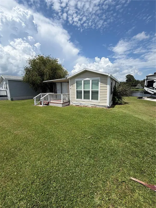 41 Eagle Point N, OSTEEN, FL 32764