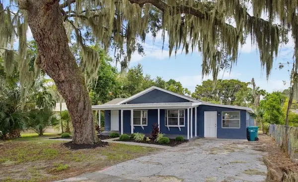 33 W Herrick Drive, EUSTIS, FL 32726