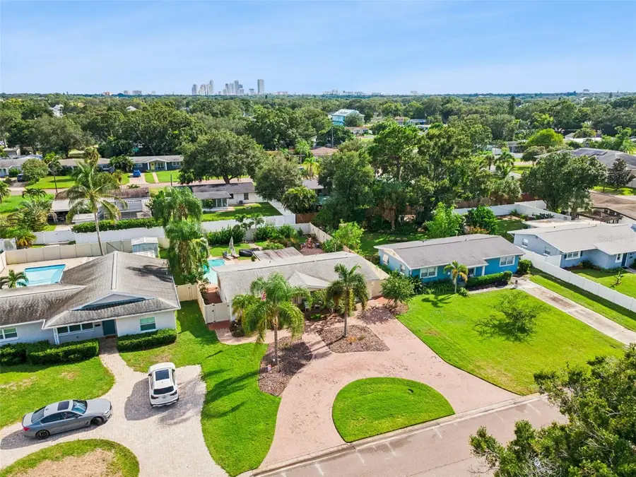 592 43rd Avenue Ne, Saint Petersburg, FL 33703 - #2
