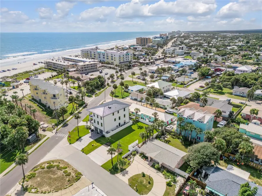 407 Lincoln Avenue, New Smyrna Beach, FL 32169 - #2