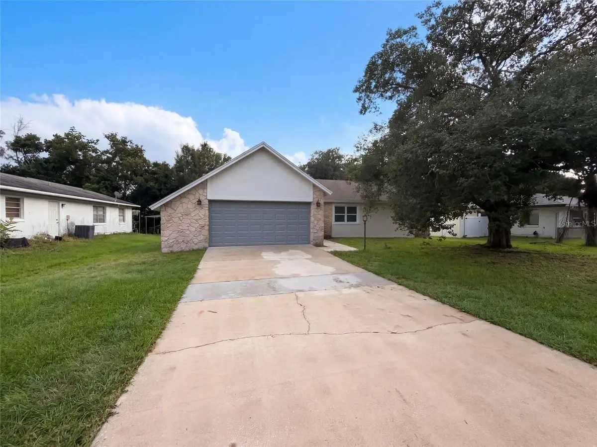 881 Vicksburg Street, Deltona, FL 32725 - #1