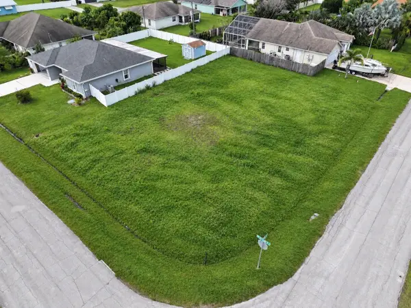 601 NW Kilpatrick Avenue, PORT ST LUCIE, FL 34983