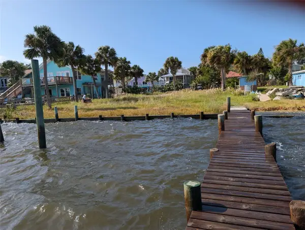 8 Vip Island #B, GRANT VALKARIA, FL 32949