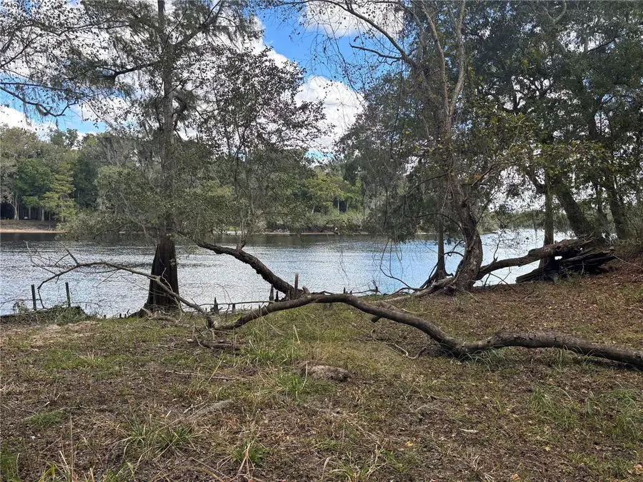 1347 NE 519th Avenue, Old Town, FL 32680 - Image #2