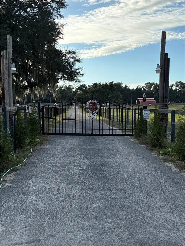 13676 NE Jacksonville Road, CITRA, FL 32113