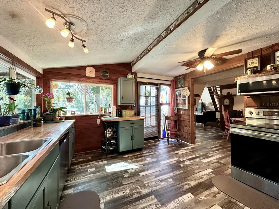 9240 Carolina Way, Fanning Springs, FL 32693 - Image #2