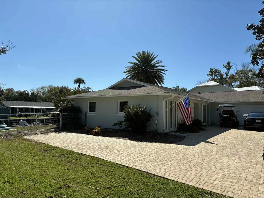 571 NW 14th Place, Crystal River, FL 34428 - Image #2
