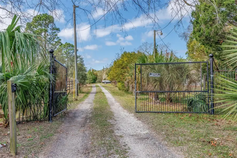 8279 Sunshine Grove Rd, Brooksville, FL 34613 - #2