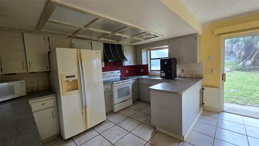 12082 SE 61st Court, Belleview, FL 34420 - Image #3