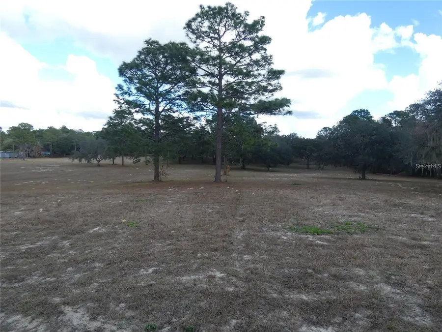 10887 N Circle M Avenue, Dunnellon, FL 34433 - Image #2