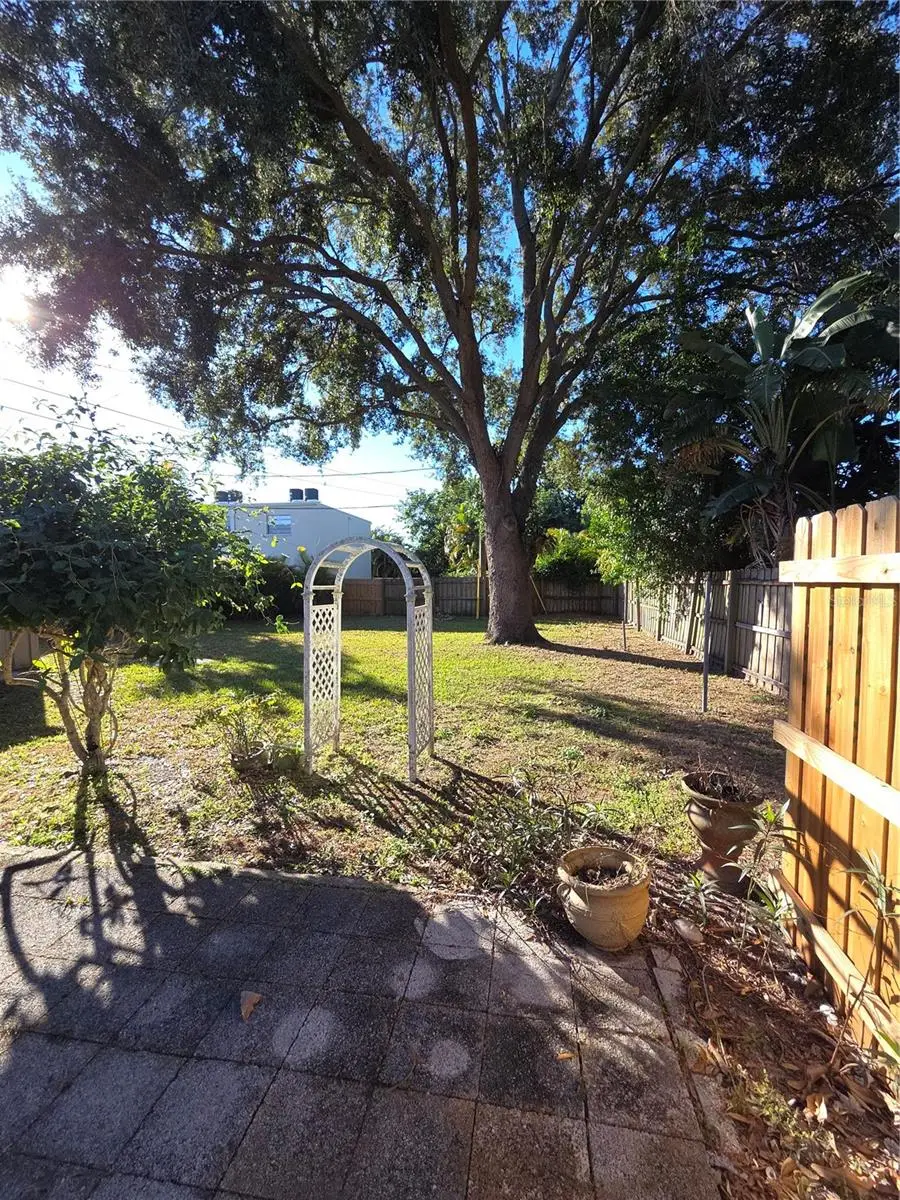 5810 7th Avenue S, Saint Petersburg, FL 33707 - Image #2