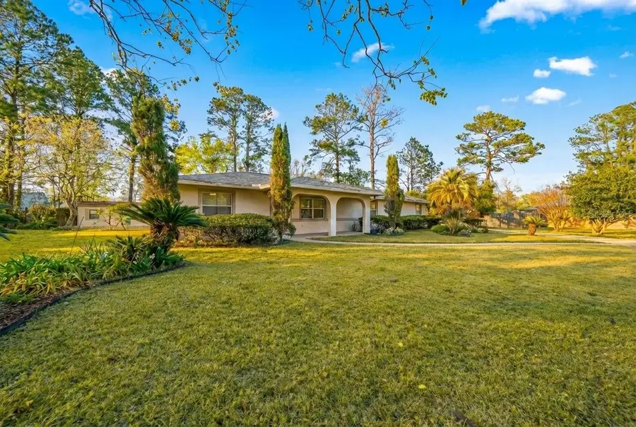 118 W Camelot Drive, Palatka, FL 32177 - #2