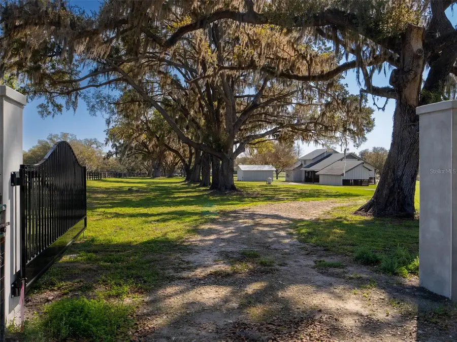 15157 NW 112th Place Road, Morriston, FL 32668 - #3