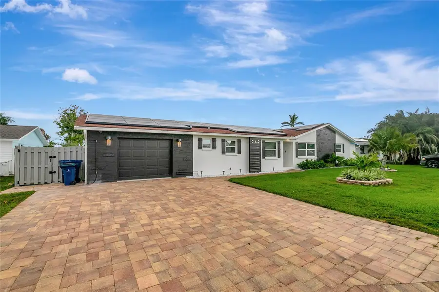 242 176th Avenue E, Redington Shores, FL 33708 - #2