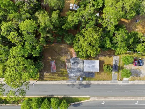 320 Highway 466, LADY LAKE, FL 32159
