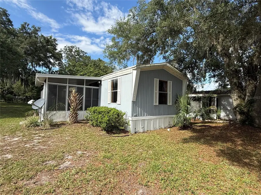806 New Hampshire Avenue, Wildwood, FL 34785 - #2