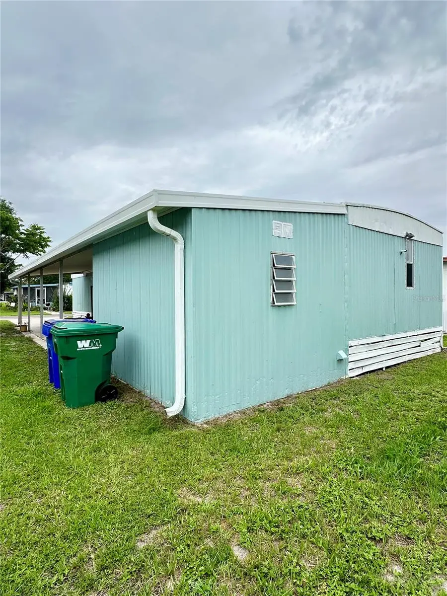 818 Michigan Street, Wildwood, FL 34785 - #3