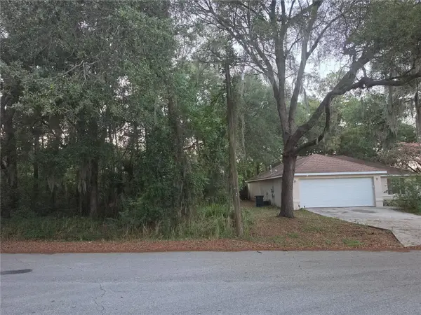 Pine Circle, OCALA, FL 34472