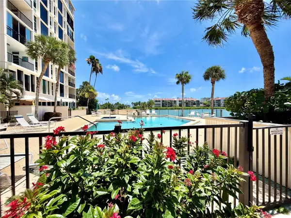 7400 Sun Island Drive S #111, SOUTH PASADENA, FL 33707