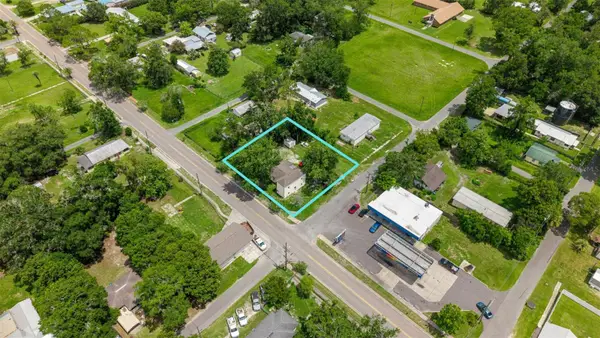 10107 S Division Avenue, HAMPTON, FL 32044