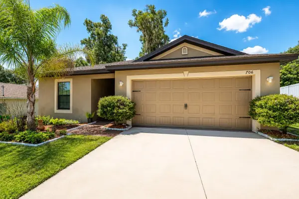 706 W Chelsea Street, DELAND, FL 32720