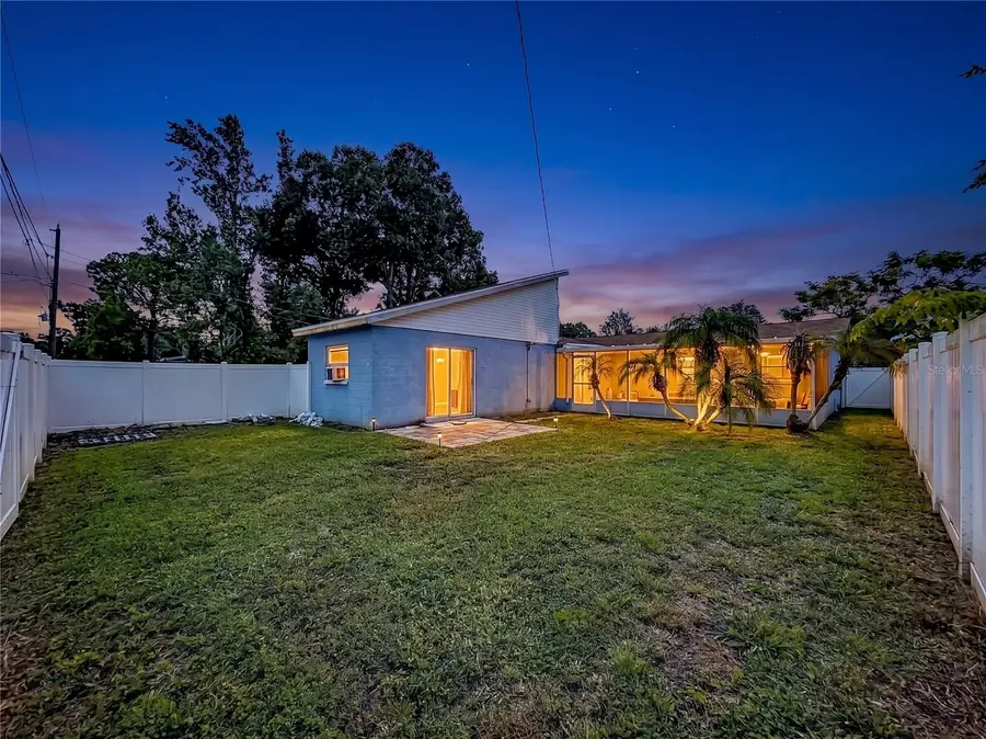 501 Palm Avenue N, Saint Petersburg, FL 33703 - #2