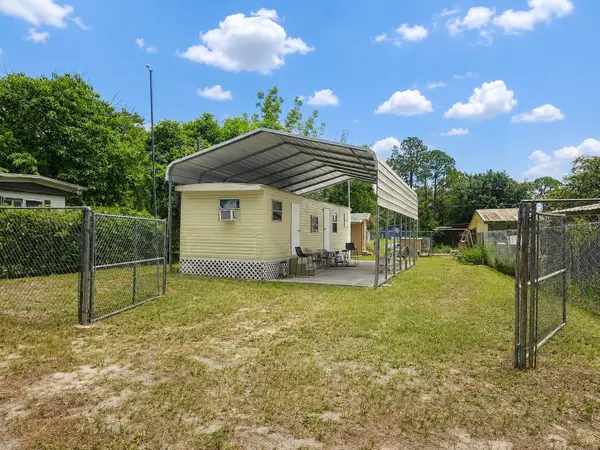 23824 NE 188th Place, FORT MC COY, FL 32134