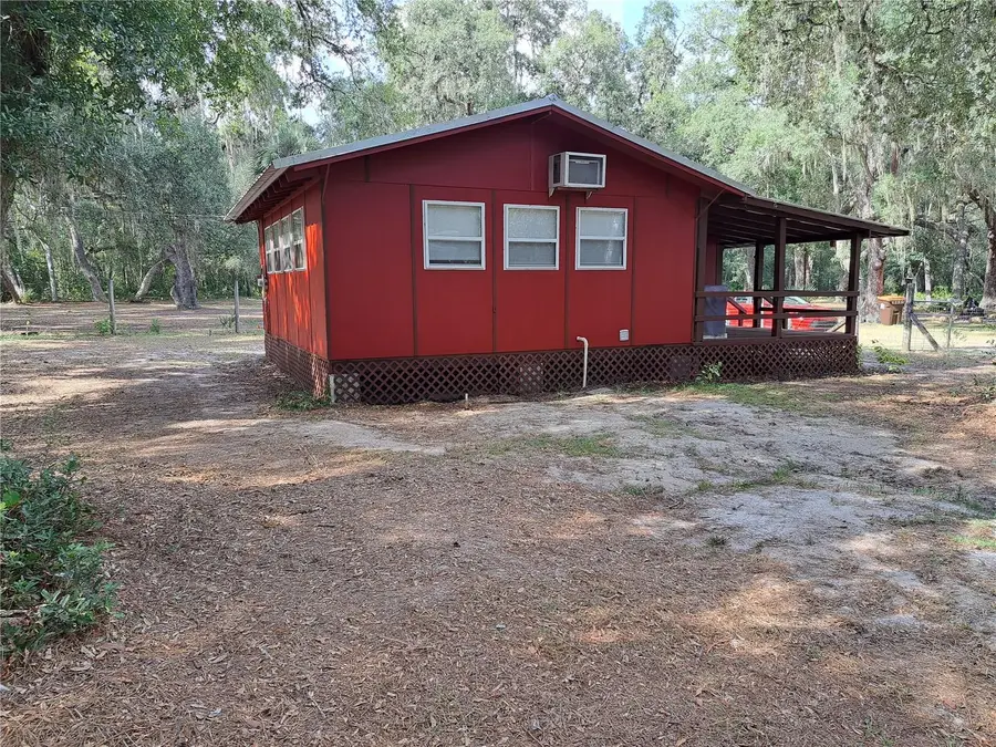 17010 SE 95th St Rd, Ocklawaha, FL 32179 - #2