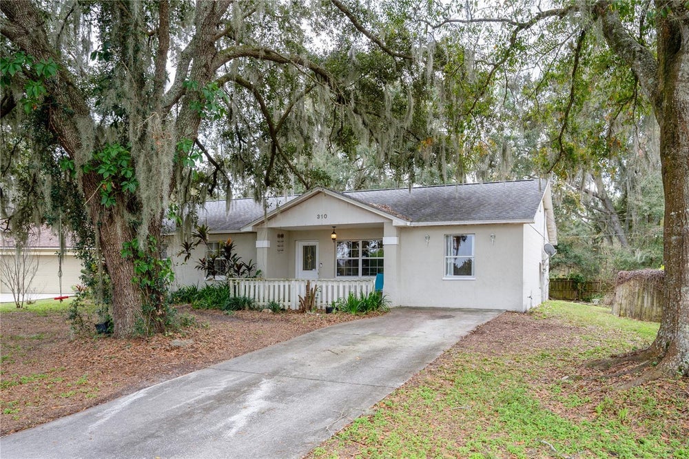 310 Fox Lake Drive, LAKELAND, FL 33809 BHGRE