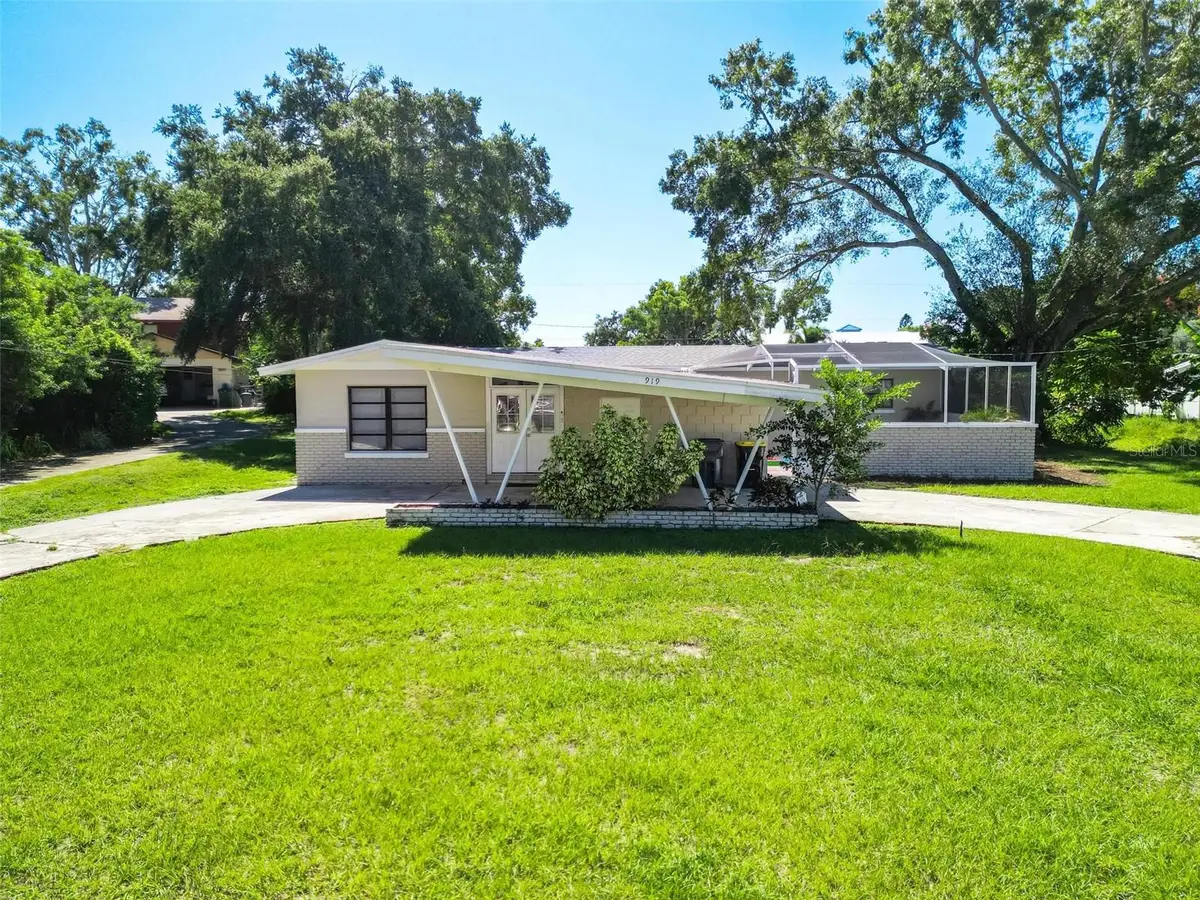 919 Avenue S Se, Winter Haven, FL 33880 - Image #1