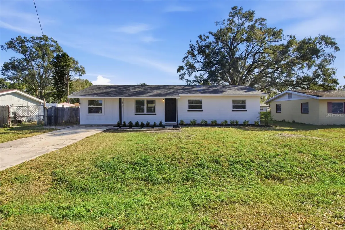 2575 Edmond Circle, Auburndale, FL 33823 - Image #1