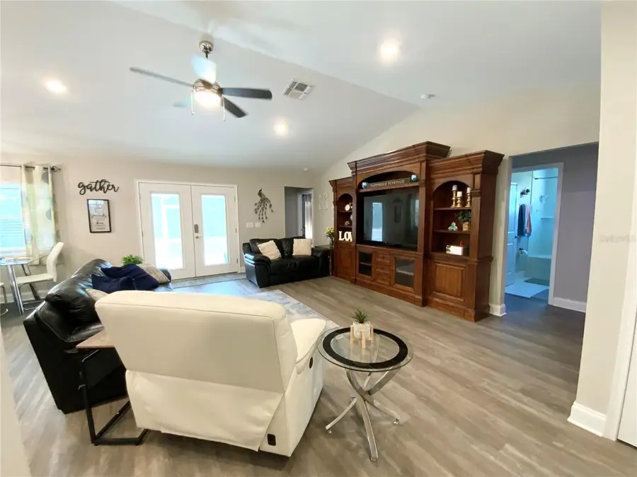 692 Howard Road, Auburndale, FL 33823 - #3