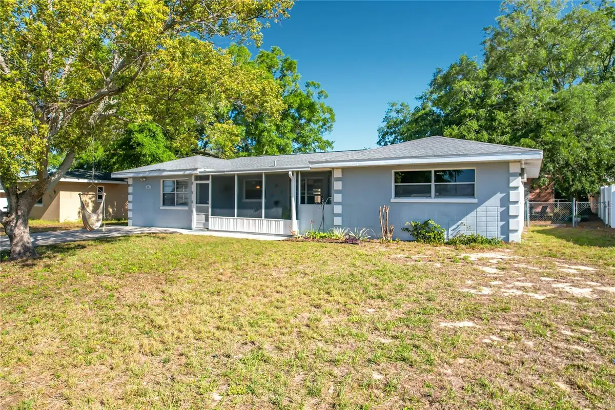 831 Hillside Ave, Lake Wales, FL 33853 - #1