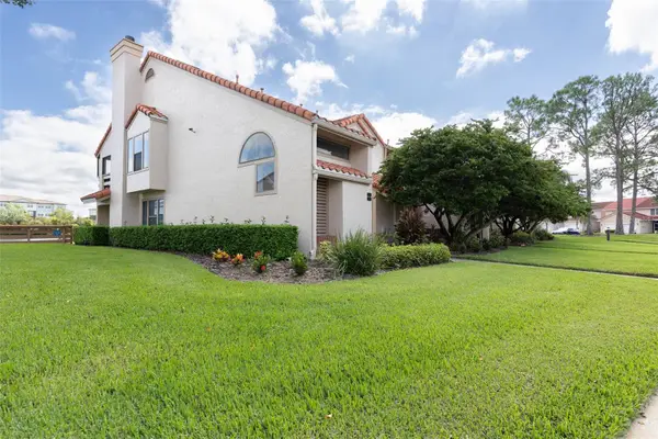 1905 Garden Lake Drive, WINTER HAVEN, FL 33884