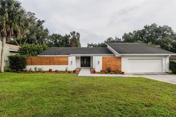832 Brookwood Drive, LAKELAND, FL 33813