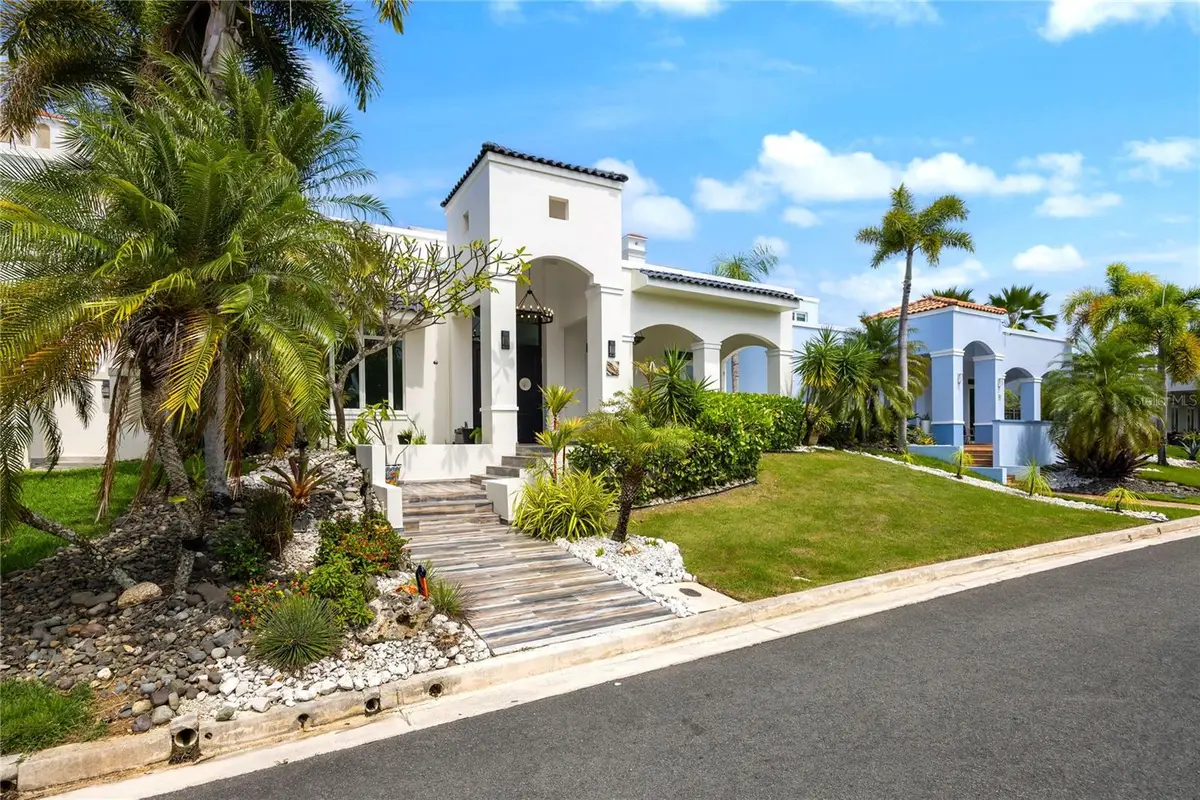 3 Malachite, Vega Alta, PR 00692 - Image #1