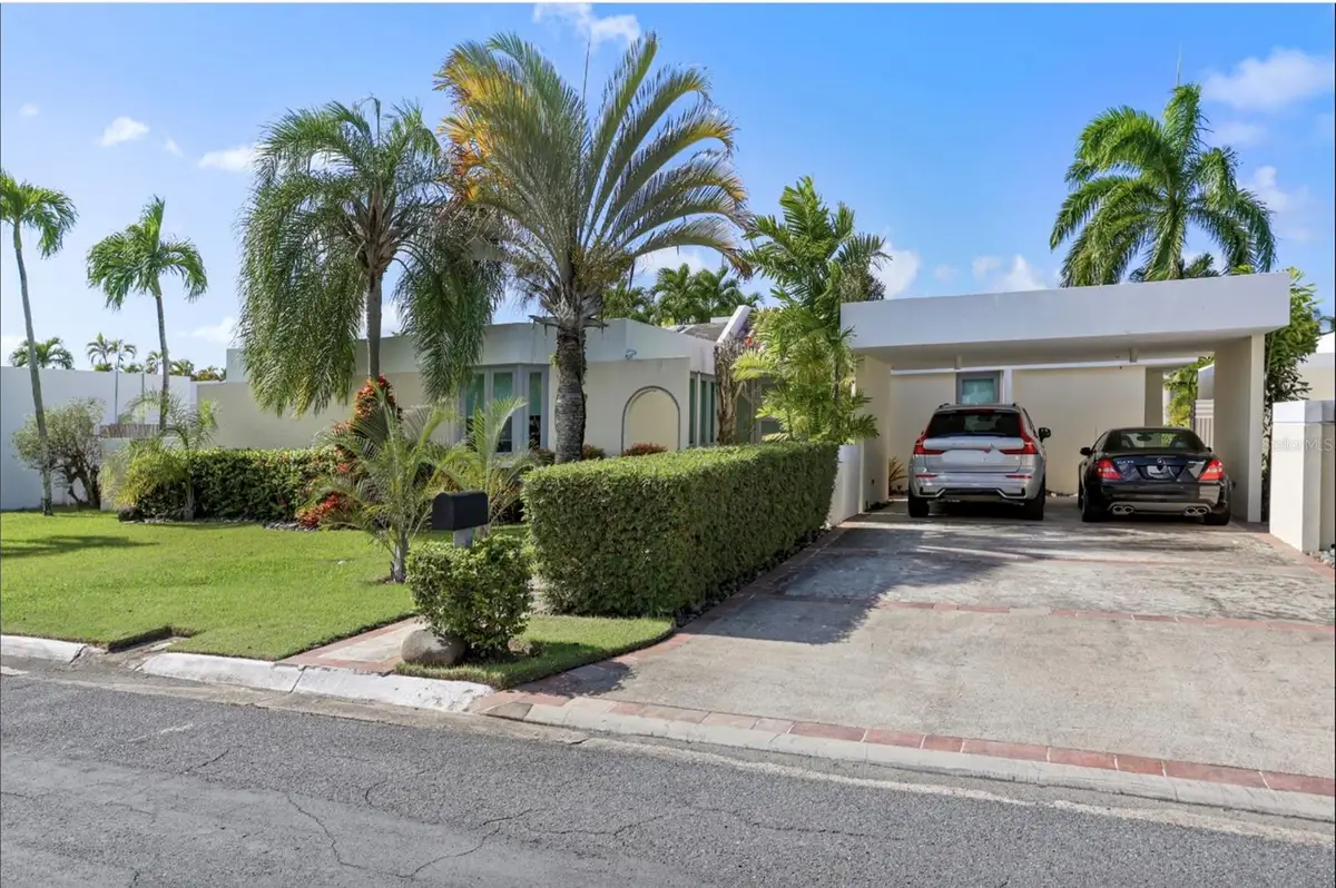 Calle Malaga E-17 Vistamar Marina, Carolina, PR 00983 - Image #1