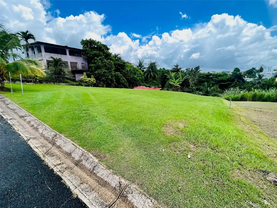 CALLE CEMI Urb. Haciendas Del Caribe #B6, Toa Alta, PR 00953 - Image #2