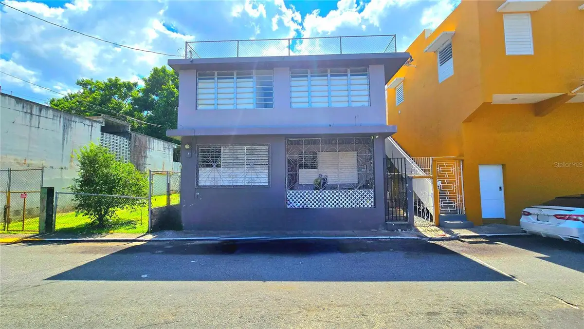 JULIAN BLANCO Pueblo #35, Vega Baja, PR 00693 - Image #1