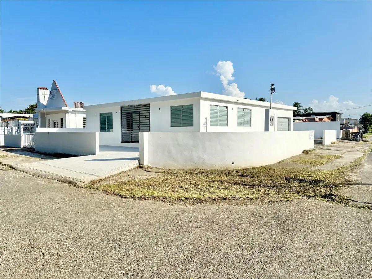 4 Los Naranjos, Vega Baja, PR 00693 - Image #1